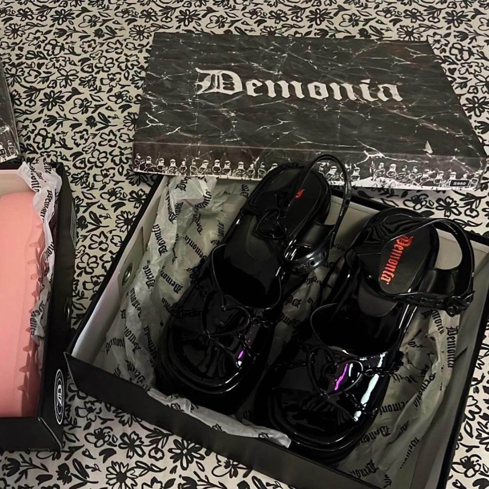 Demonia platforms